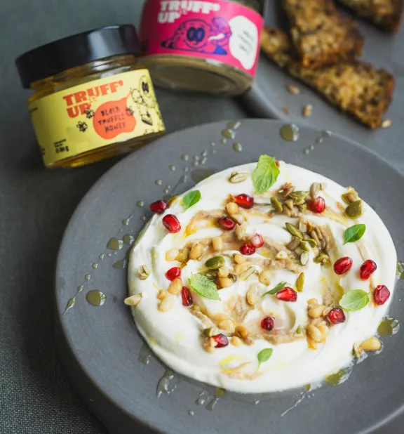 Labneh met witte truffeltapenade